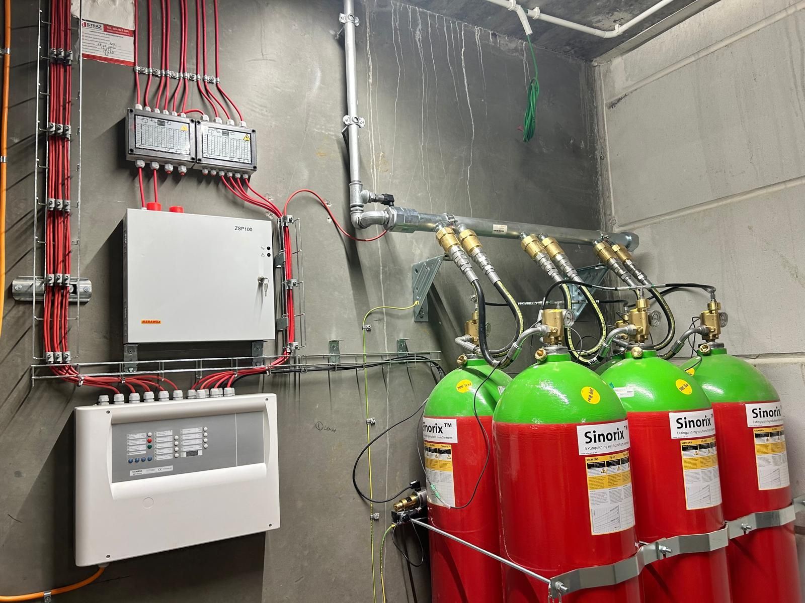 Serwerownia z systemem gaszenia gazowego – Door Fan Test